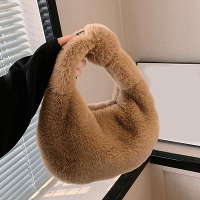 Borsa a mezzaluna piccola da donna in pelliccia, borsa da polso in peluche calda e di lusso per le donne, alla moda, con manico corto in pelliccia, borsellino carino da donna, portamonete