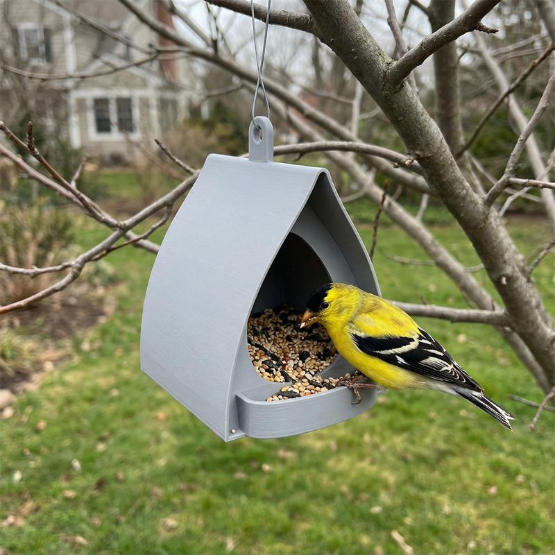 Hausförmiger Vogelhäuschen-Futterspender aus Kunststoff Zum Aufhängen für den Außenbereich Große Kapazität Leicht zu reinigen Für Rasen Garten Vogel Fütterung