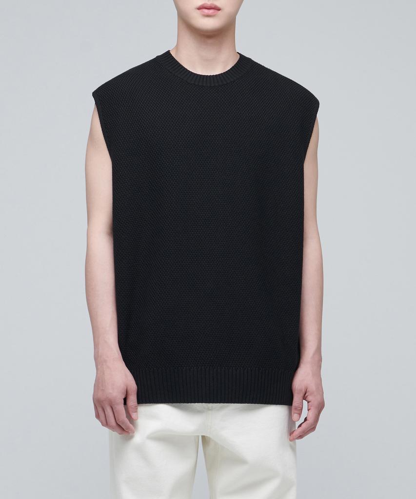 MUSINSA STANDARD Textured Crew Neck Knit Vest [Black]