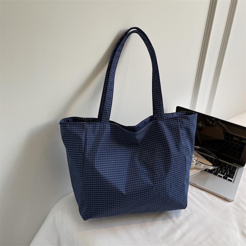 Casual Personality Large-capacity Bag Fashion Niche Design Shoulder Bag 2025 Autumn and Winter New Women's Tote Bag
