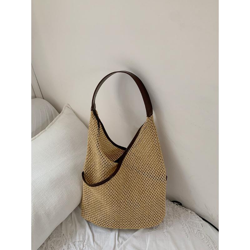 French Straw Woven Bag Female Literary Society Work Commuting Bag New Summer Fresh Woven Bucket Bag