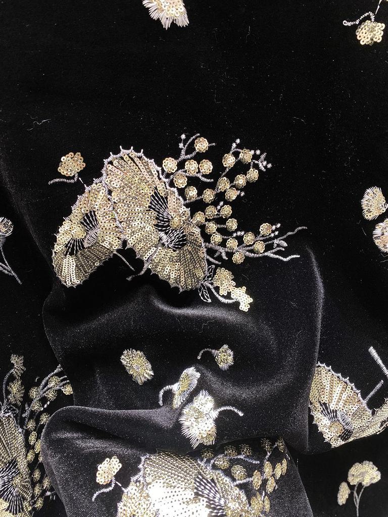 Zhi Hetang 2025 A/W Elegant High-Waisted Slimming A-Line Skirt with Heavy Embroidery