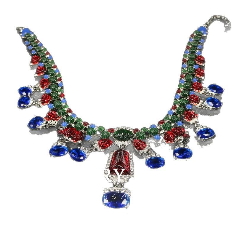 Heavy Industry Exquisite Rhinestone Inlaid with Colorful Leaves Atmospheric High-end Women's Versatile Necklace Earrings Set