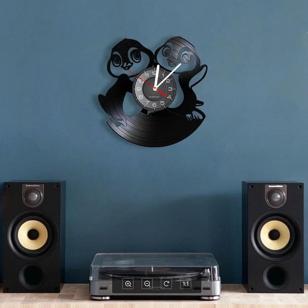 Cute Penguin Mural Wall Clock Baby Penguin Vinyl Record Wall Clock Penguin Family Children's Room Decoration Wall Watch Gift