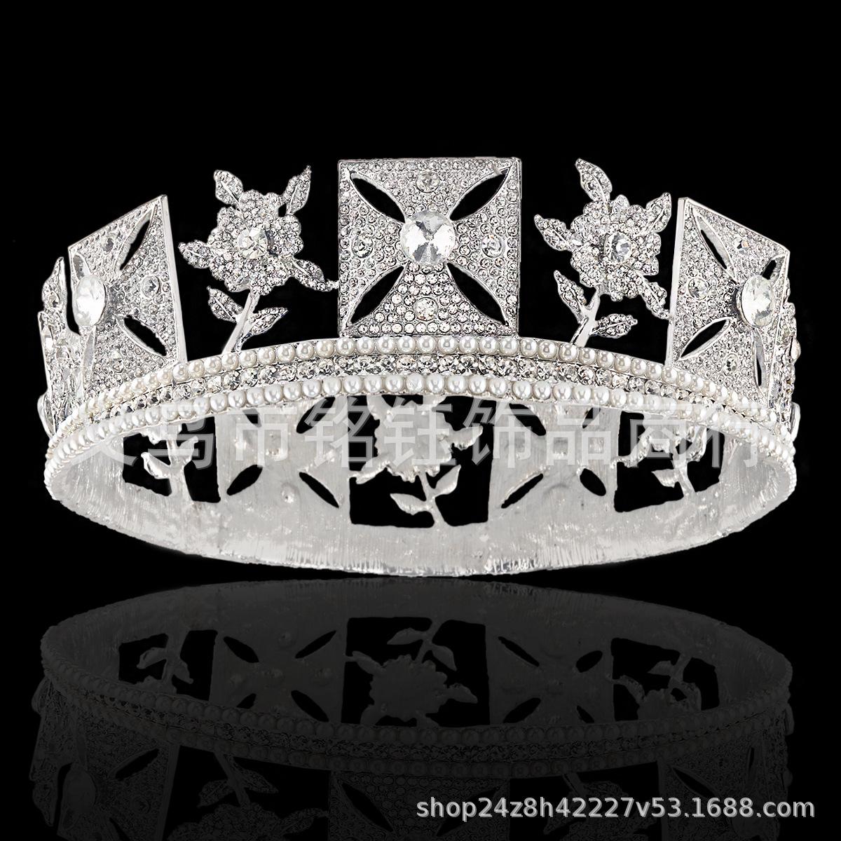 

Корона королевы Елизаветы: Элегантный подарок на коронацию в британском стиле