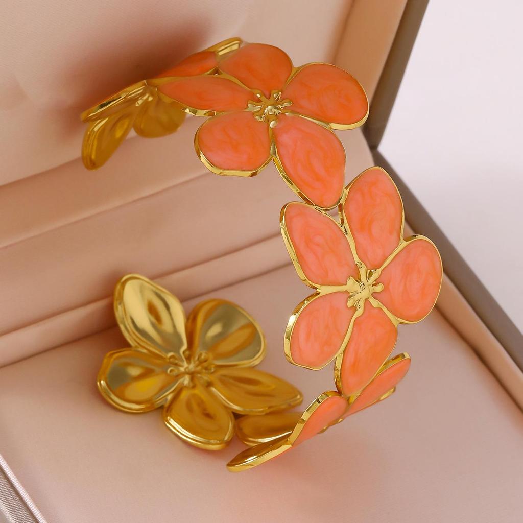 Trendy Flower Stainless Steel Oil Drip Bracelet - Non-Fading, Fashionable C-Shaped Bangle