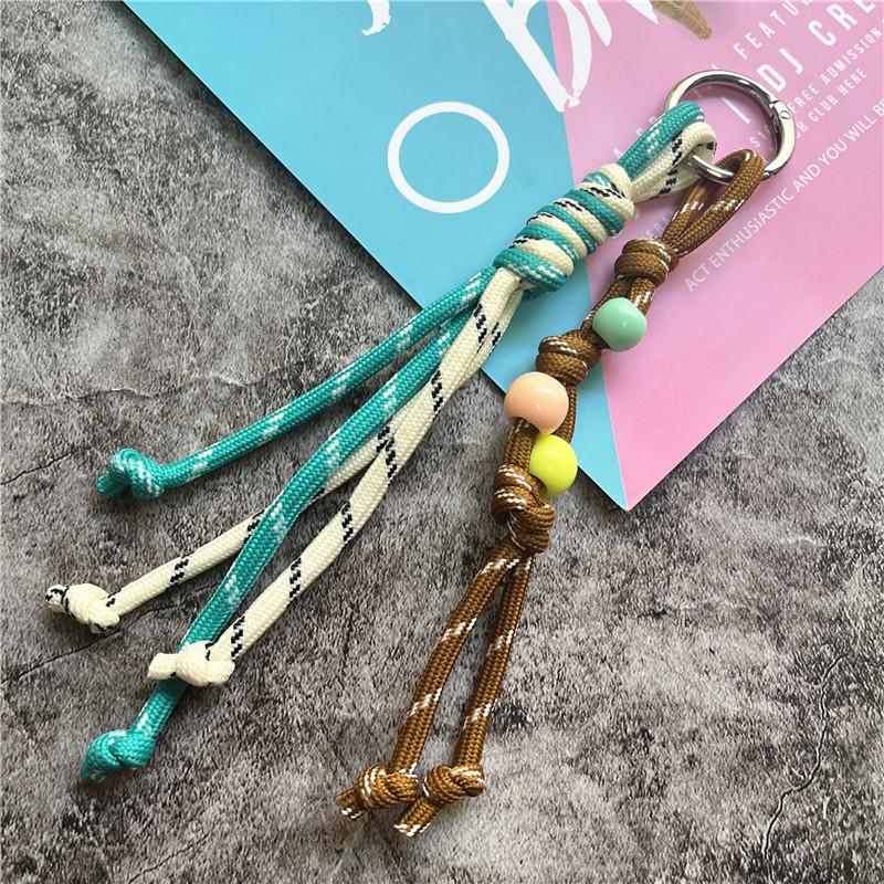 Taschenanhänger Kontrastfarben Auto-Schlüsselanhänger Handgefertigte Schlüsselanhänger für Damentaschen Metall-Schlüsselring-Zubehör Paar Kleines Geschenk