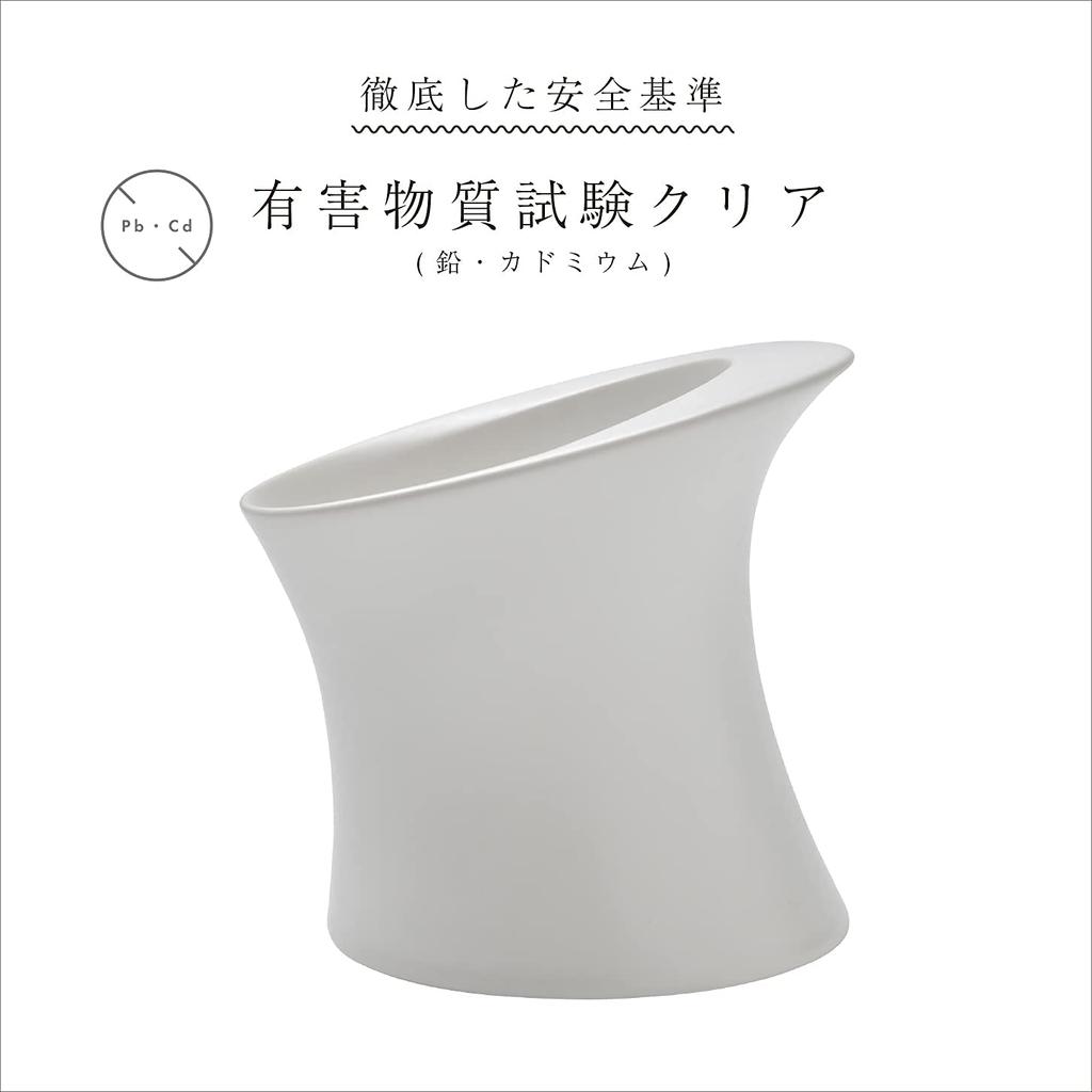 WHOLE FRESH MOGG Small Dog Food Bowl, Ceramic, Made In Japan, with Legs, Stable, Microwave and Dishwasher Safe, Stylish Design (White)
