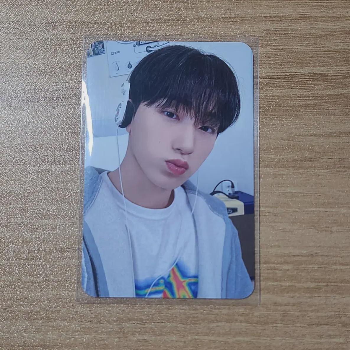 

ATEEZ San С наилучшими пожеланиями к праздникам Поздравления с праздниками Yes24 Выгода предзаказа Фотокарточка