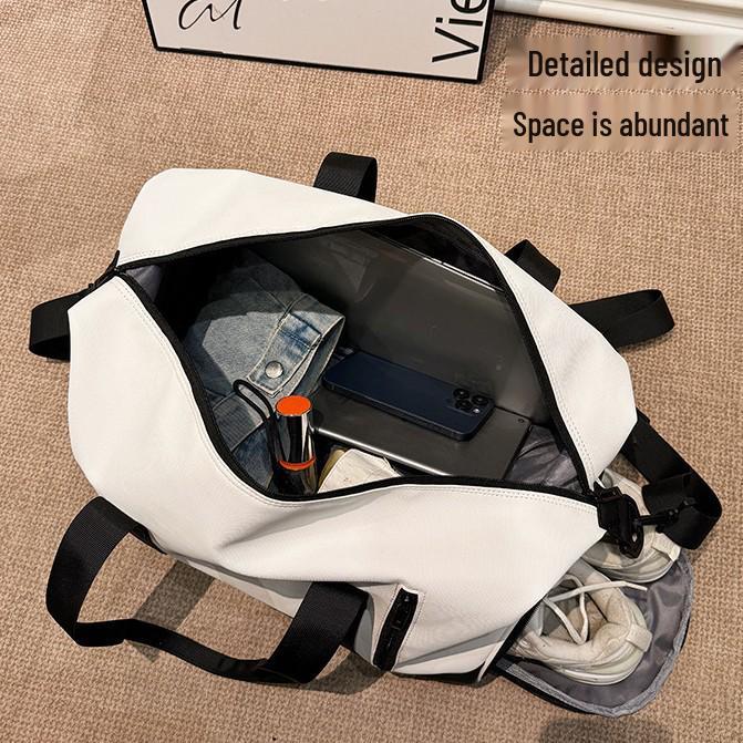 Water-Resistant Unisex Travel Duffle: Large Capacity, Lightweight Gym Bag