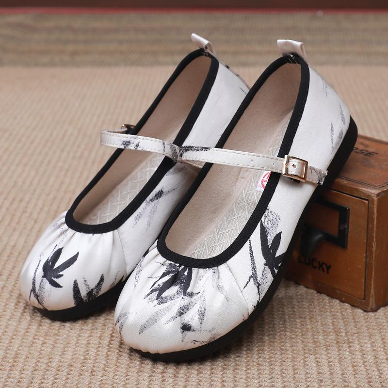 

Guofeng новые китайские женские туфли ретро атласные туфли Мэри Джейн 2025 новые старые пекинские тканевые туфли с плоским дном и мелким горлом одинарные туфли 35 бежевый