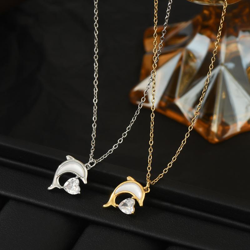 Naszyjniki Naszyjnik z perłową muszlą i delfinem Prezent świąteczny dla kobiet Zawieszki Modny Wisiorek w stylu vintage Biżuteria