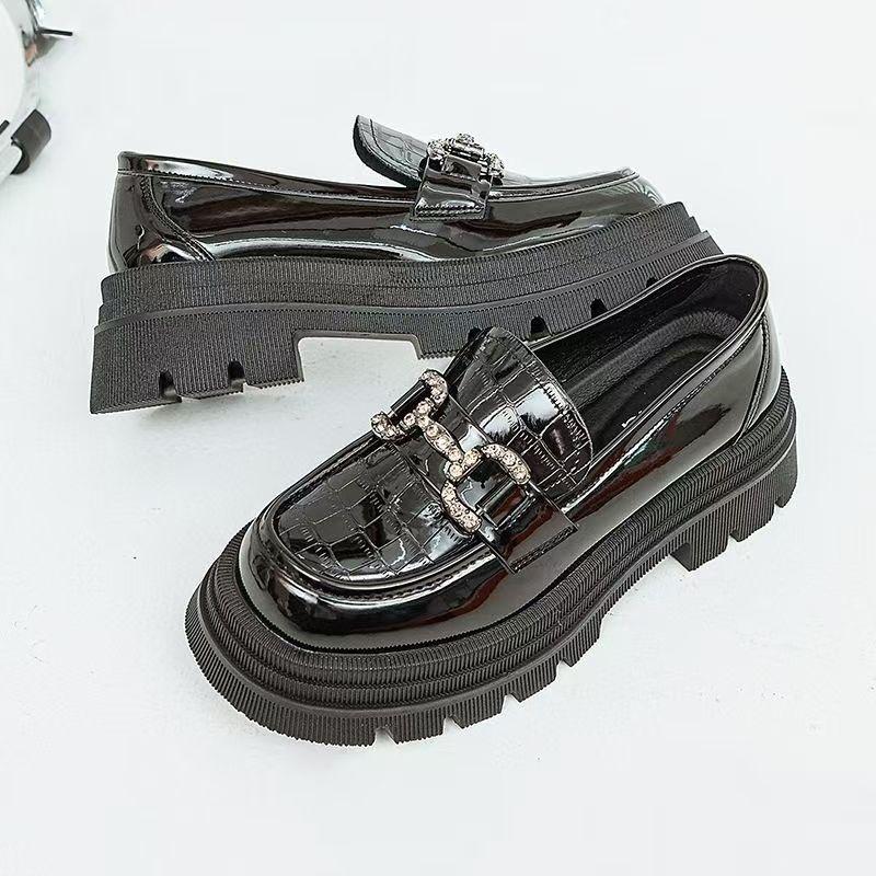 

Маленькие кожаные туфли в британском стиле, одинарные туфли, женские, лето 2025, новые, плоские лоферы, универсальные черные туфли для работы, на одном ремешке 40 чёрный