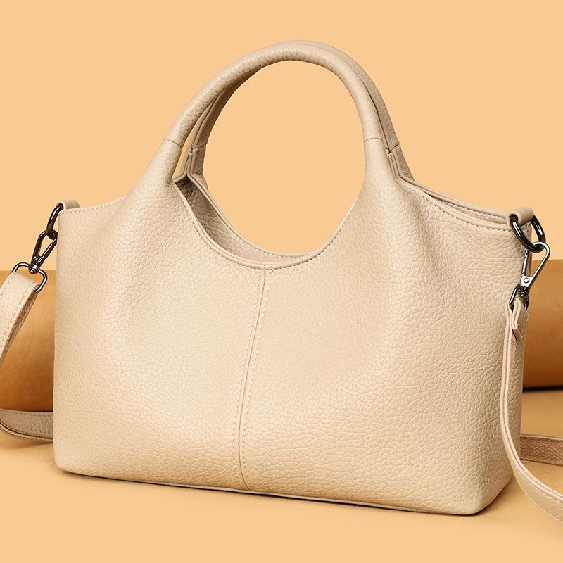 A Fashionable Handbag for Women A Single-shoulder Bag A Crossbody Bag with A Large Capacity for Commuting