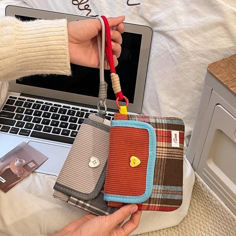 Contrast Color Plaid Aunt Bag Portable Sanitary Napkin Storage Storage Bag Student High-value Magnetic Buckle Bag with Handle