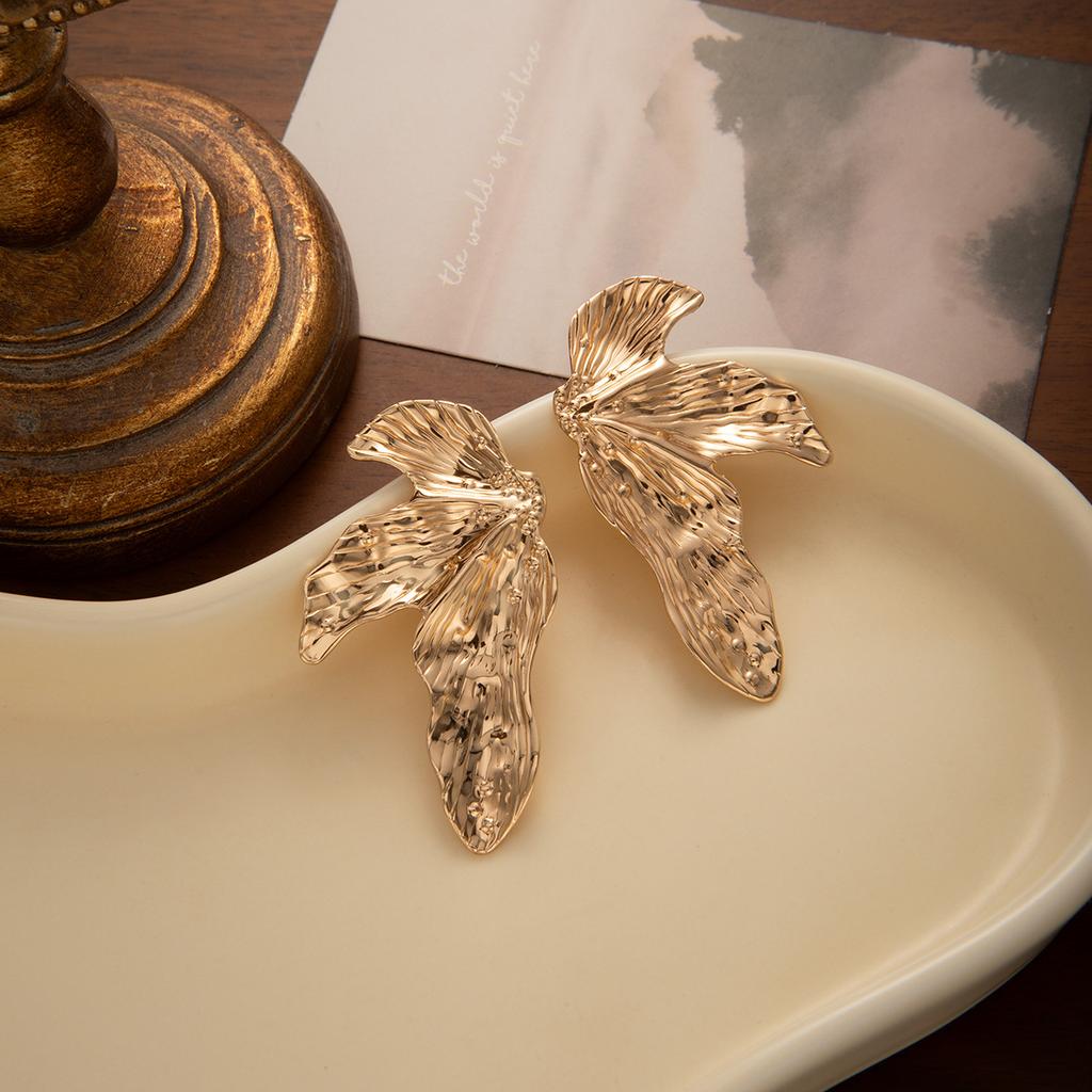 Exaggerated Metal Wind Earrings Irregular Folds Texture Leaves Personalized Earrings High-End Atmospheric Fashion Earrings