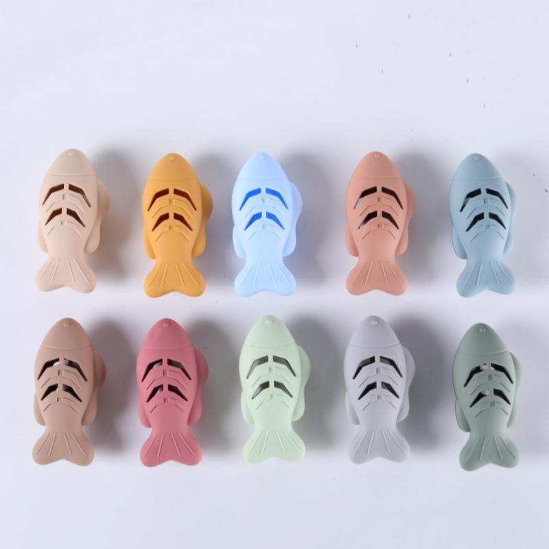 Small Fish Hiding Food Grinding Teeth Entertainment Pets Interactive Toys Durable Bite-Resistant Silicone Hide Snacks Pets Toy