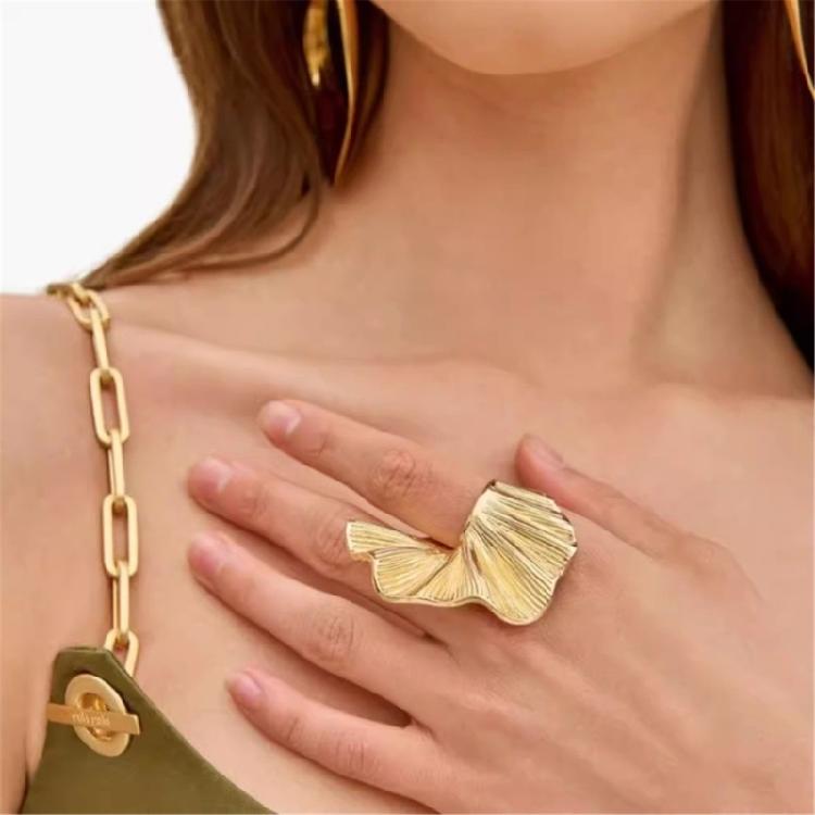 Geometric Gold Sturdy Alloy Knuckles Joint Rings for Trendy Women and Men Featuring Hip Hop Punk Leaves Designs