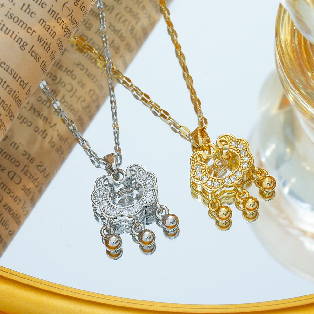 Agile Lock Pendant Necklace for Women Versatile Collarbone Chain