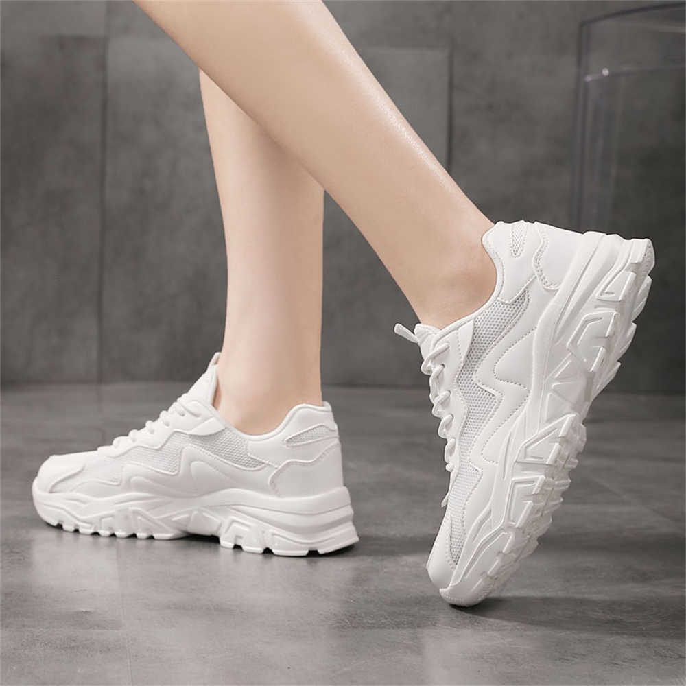 Fashion Lace-up Super Big Size Buy Women's Sneakers Casual High Quality Sports Shoes Joggings Woman Resale Advanced Class Tene