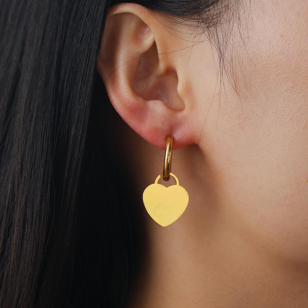 Niedliche Hängeohrringe mit Blumen für Frauen Trendige goldfarbene Edelstahl-Ohrringe Neu im Sortiment Party-Hochzeitsschmuck Geschenk