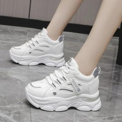 Oddychające grube damskie trampki modne grube podeszwy platformy damskie buty sportowe Zapatillas De Deporte Tenis Feninino 2025 nowe