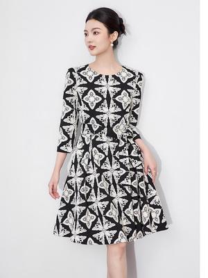 Vestido de Campana Bordado Floral de Lujo Artístico - Ropa Elegante de Gama Alta para Mujer