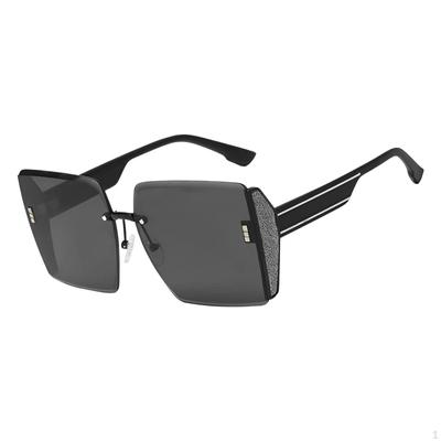 Chic Women's Sunglasses with Oversized Frames for Stylish Sun Protection