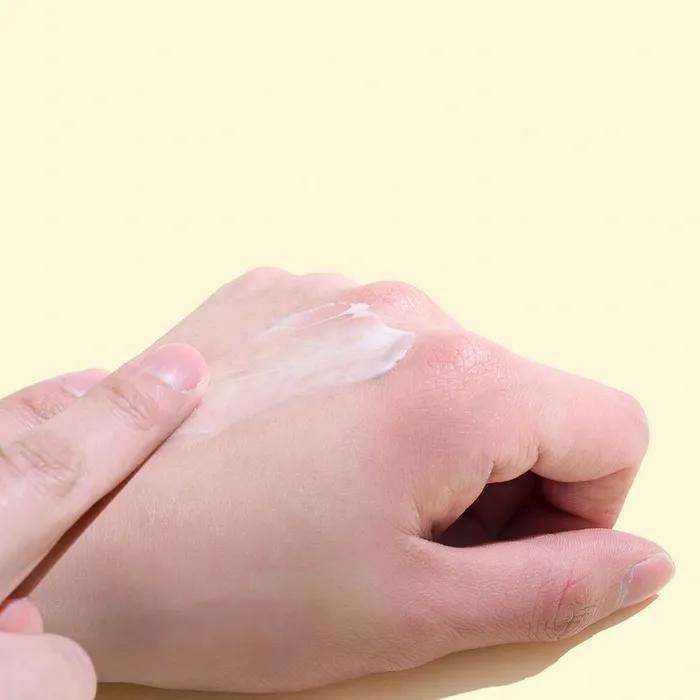 Yuju Honey Vita Capsule Toktok Eye Cream 15ml Wrinkle/Whitening Function