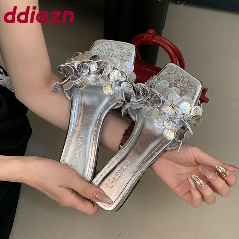 Moda Moda Kwadratowy Nosek Damskie Płaskie Wsuwki Kapcie Buty Nowość Lato Plaża Damskie Płaskie Kapcie Sandały Damskie Japonki