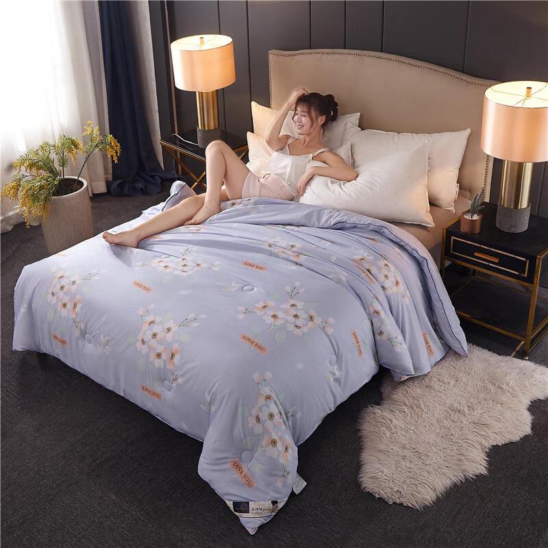 

Manyaju Loka Cotton Fashion Print Winter Comforter
