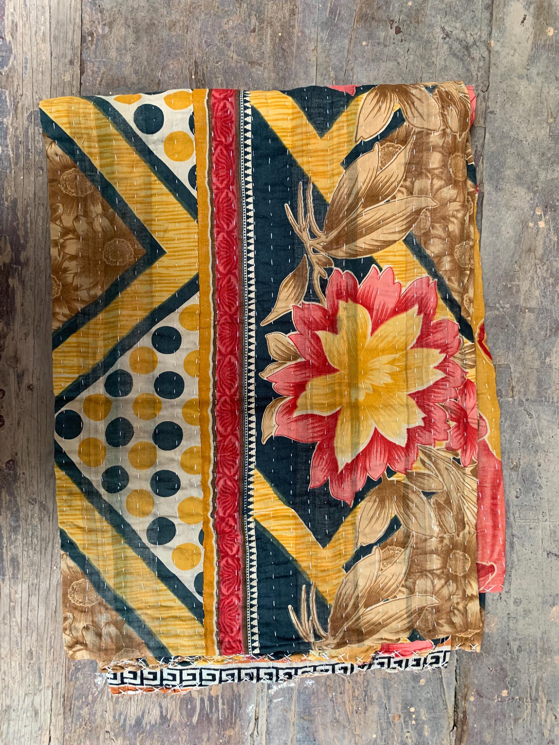 

Vintage Kantha Quilt: Hand-Stitched Floral Cotton Throw Blanket 80X 50 разноцветный