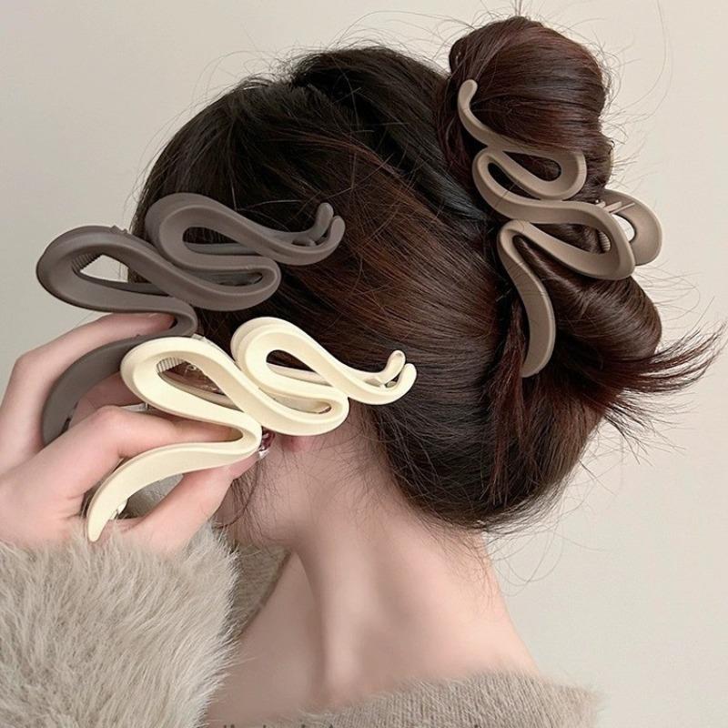 Large Matte Wavy Hair Clip Women Versatile High-end Shark Clip Simple Hair Accessories