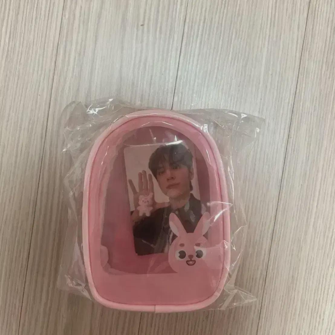 

Я продаю пилинг-пакетики Day6 Denimals