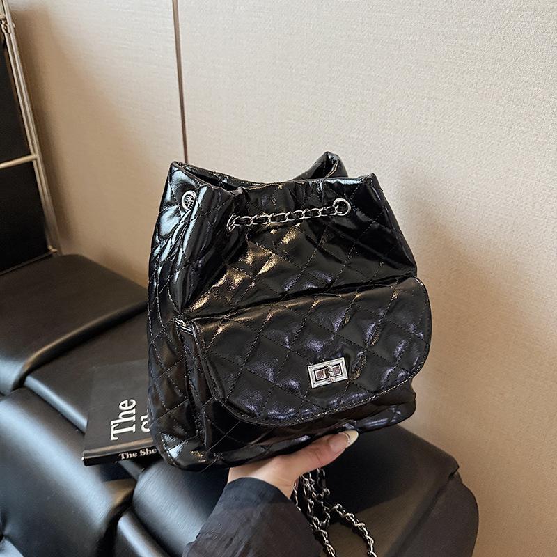 

Модный рюкзак-цепочка с бриллиантами женский 2025 новый маленький рюкзак повседневная высококлассная сумка-ведро