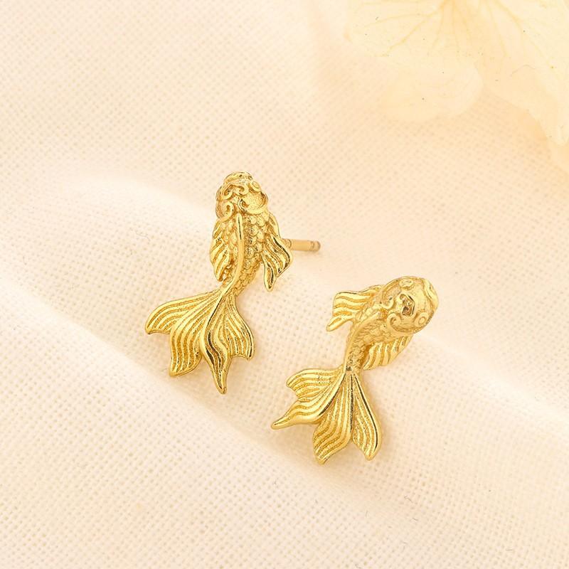 New Chinese Light Luxury Gold Koi Fish Earrings Exquisite Carved Goldfish Studs Fashionable Personalized High End Jewelry