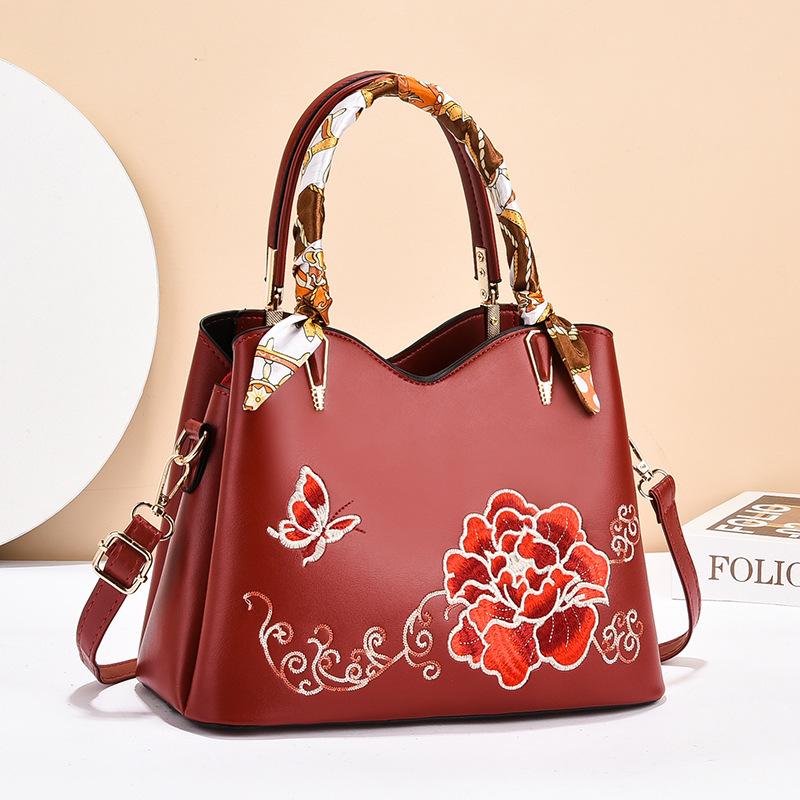 Women's Embroidered Handbag Versatile Fashion Flower Embroidered Women's Bag Large Capacity Crossbody Shoulder Bag