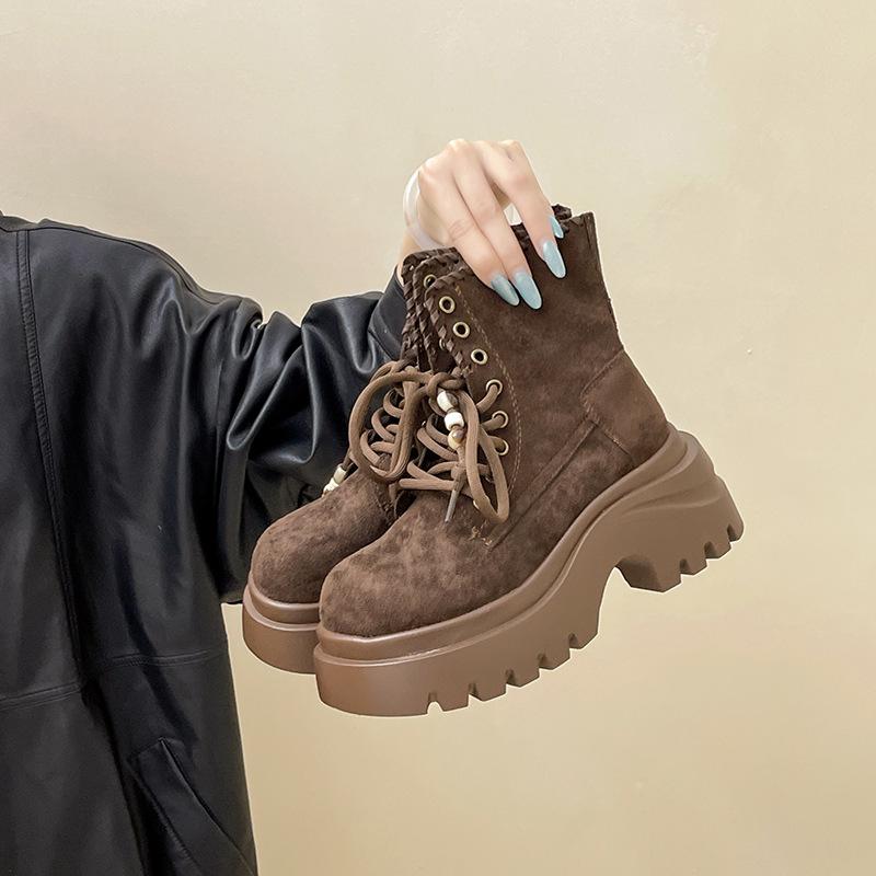 Solid color simple high-end breathable commuter fashion boots women's 2025 autumn and winter new French European and American locomotive Martin boots