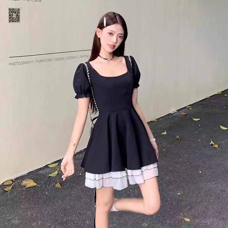 French Audrey Hepburn-Style Dress Square-Neck Waist-Cinching Little Black Dress Color-Block Paneled Skirt