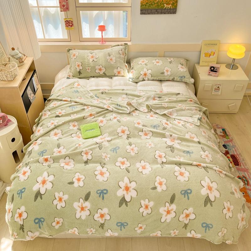 Cartoon Cute Bear Throw Blankets Super Soft Fluffy Lightweight Comfortable Flannel Couch Bed Blanket for All Season Kids Gifts