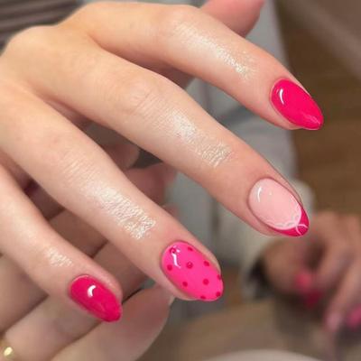 Rose Rouge Brillant Ovale Press On Nail 24 Pièces Design Français Pois Dentelle Bordure Nœuds Détail Court Faux Ongle Pour Soirée