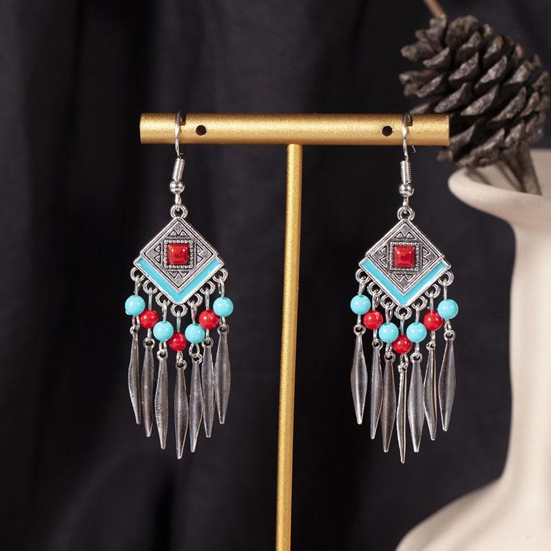 European, American and Bohemian Hollow Bead Fringed Earrings, High-end Retro Ethnic Style Earrings, Fashionable Long Earrings.