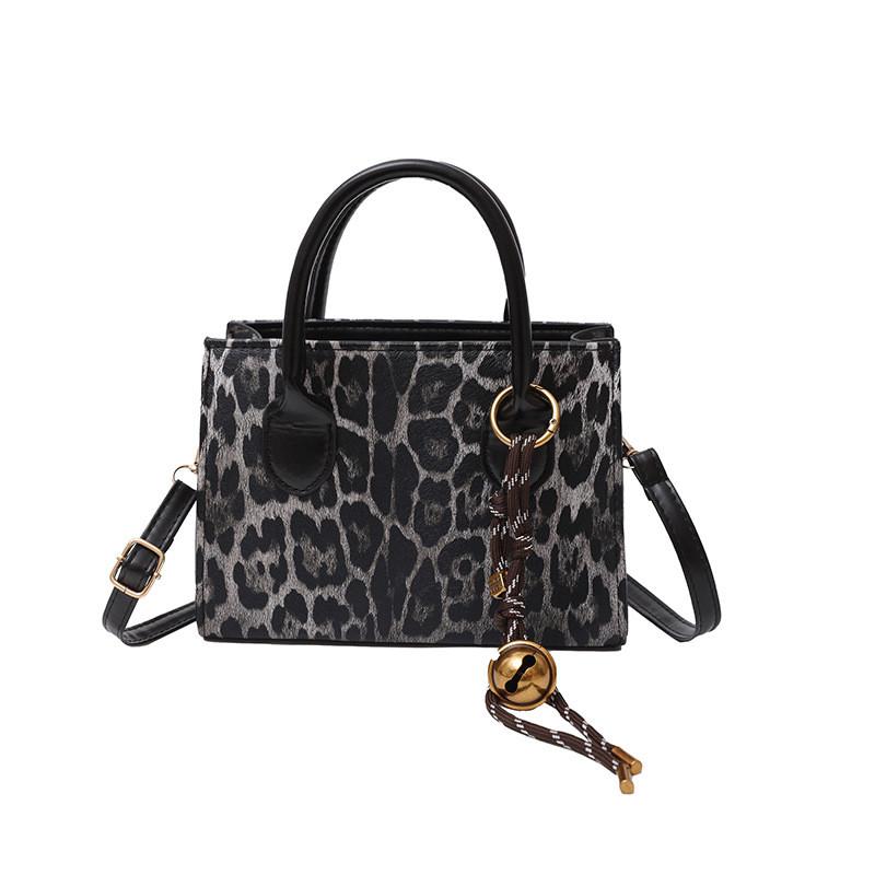 Stylish Fashionable Women's Handheld Small Bag Winter Trendy Retro Shoulder Bag