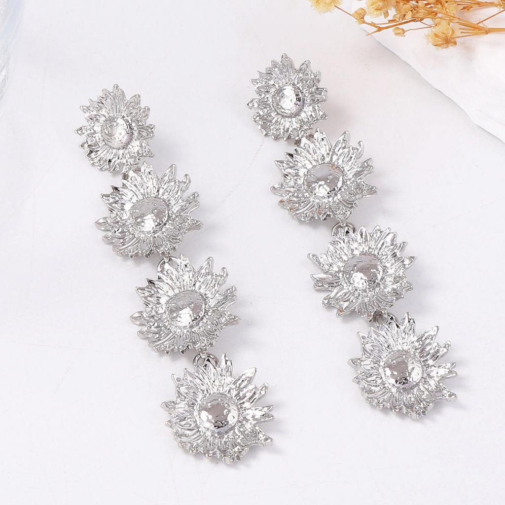 Light luxury retro cold wind temperament personalized design sense alloy exaggerated flower sunflower women's earrings