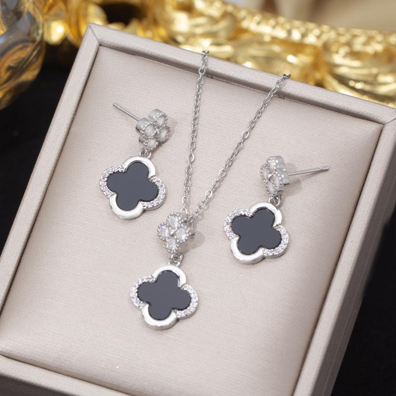 Titanium Steel Four-leaf Clover Necklace and Earring Set High-end Understated Luxury Unique and Elegant Earrings Clavicle Chain Jewelry