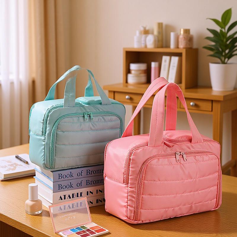 2025 Fashionable Minimalist Women's Large-Capacity Travel Makeup Bag - Portable, Lightweight, Partitioned Storage for Toiletries