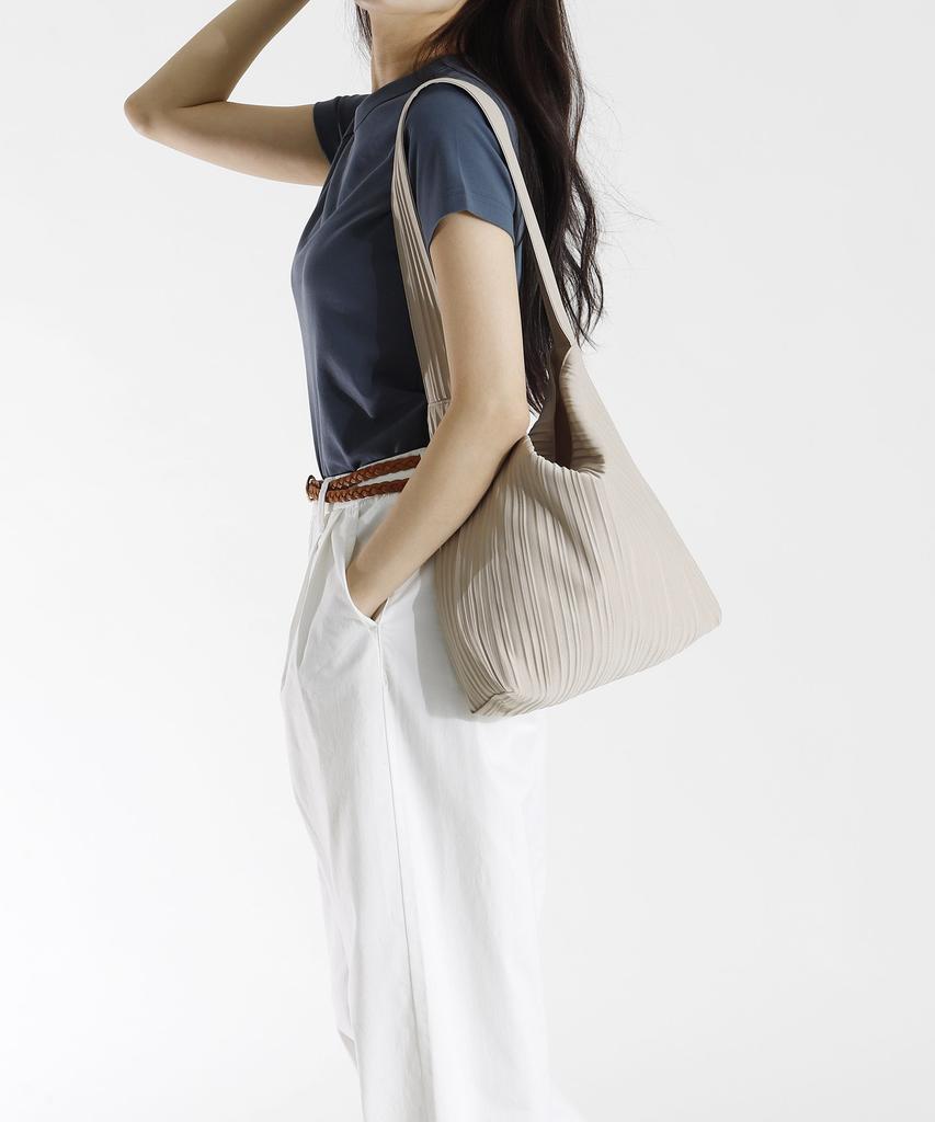 Green Stuff Simple Shopper Bag 62 Random Pleats - Beige