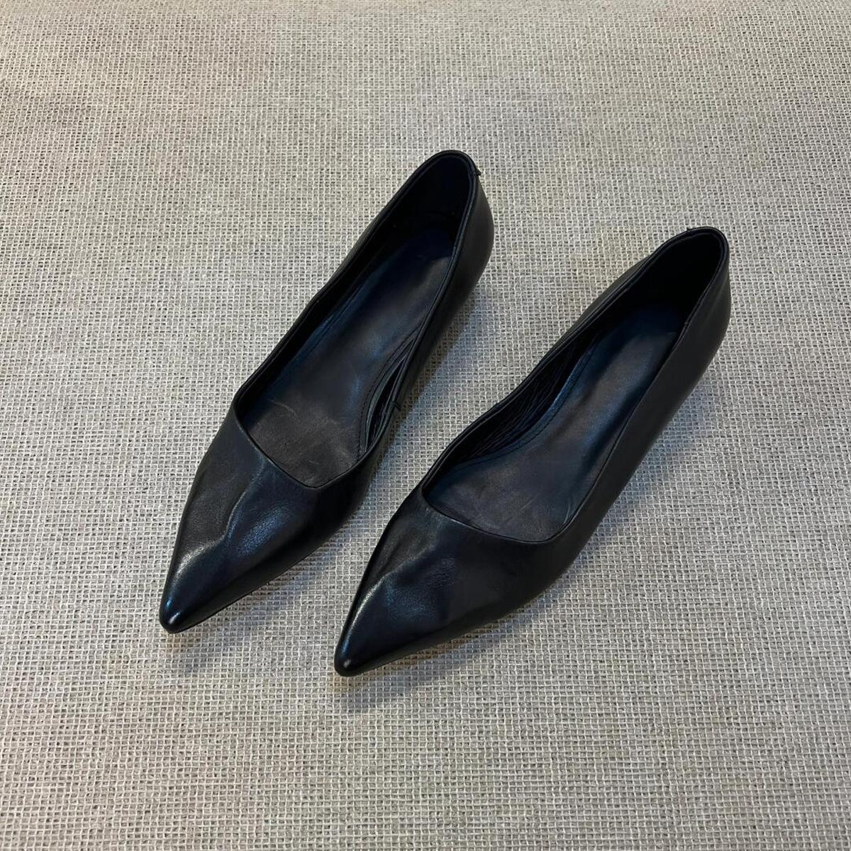 

Версия из овчины~ остроносые туфли на низком каблуке, женские туфли с неглубоким вырезом для работы, простые французские профессиональные рабочие туфли 40