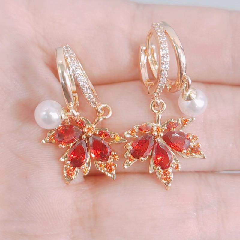 Brincos de gota de folha de bordo de zircônia vermelha para mulheres 2023 nova moda casamento noivado festa joias acessórios