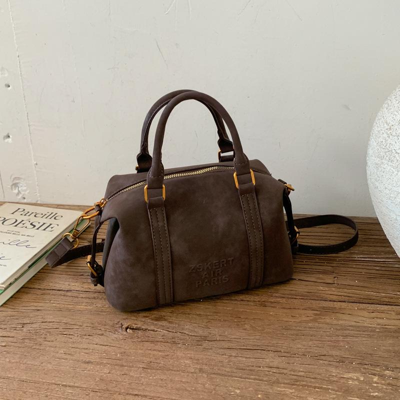 A Retro and High-end Boston Handbag, A Single-shoulder Crossbody Bag for Commuting